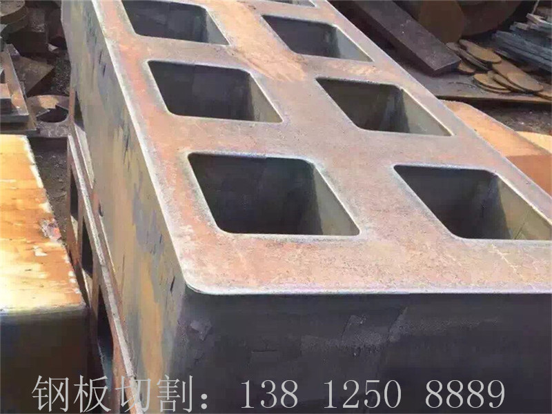 45号钢板切割大型牌坊件