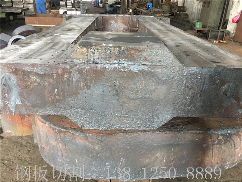 340mm厚钢板切割牌坊件