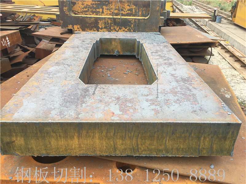 400mm厚钢板切割牌坊件