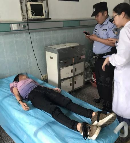 新澳门历史开奖记录查询表和带妻儿自杀独自逃生与妻子带着孩子跳河